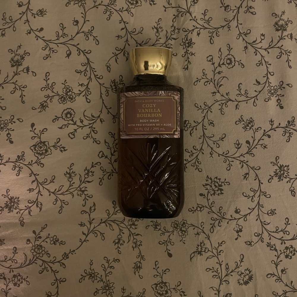 Bath & Body Works Cozy Vanilla Bourbon Body Wash - Gold and Brown